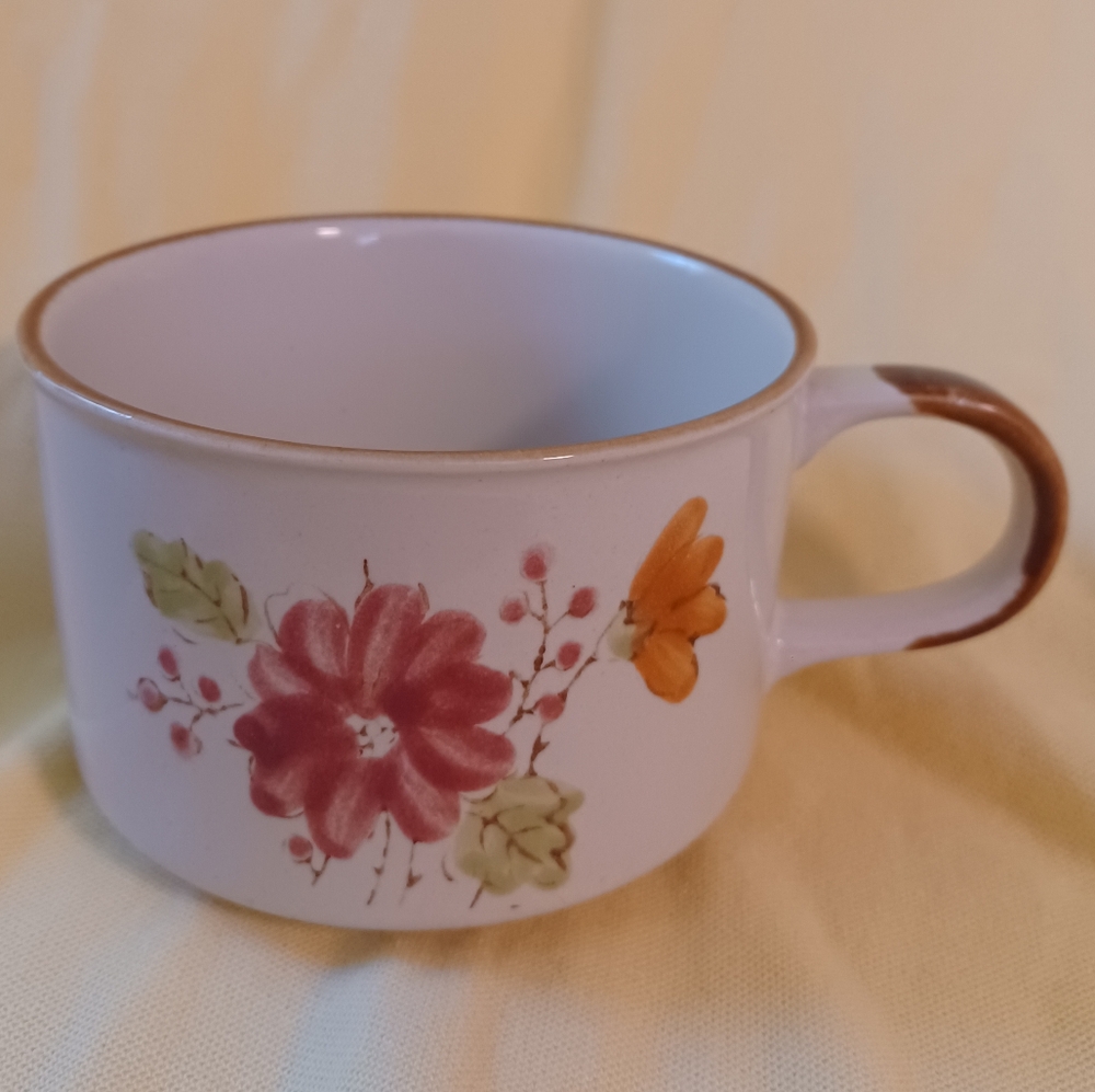 Vintage Sunny Korea #22200 floral soup mug (060324A)